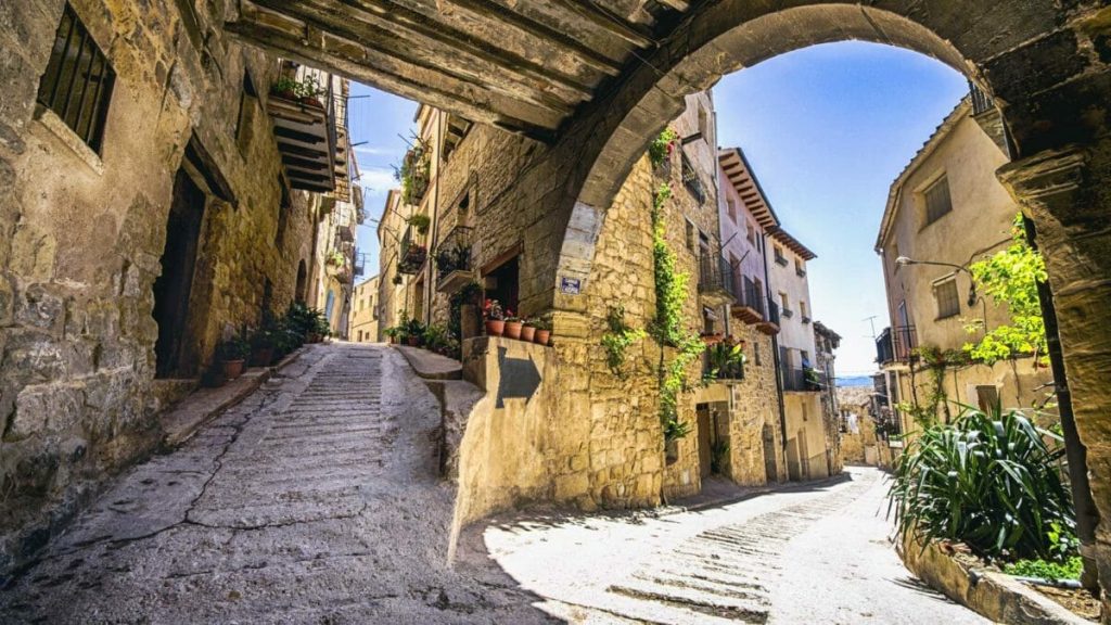 De Madri a Barcelona por vilarejos detidos no tempo